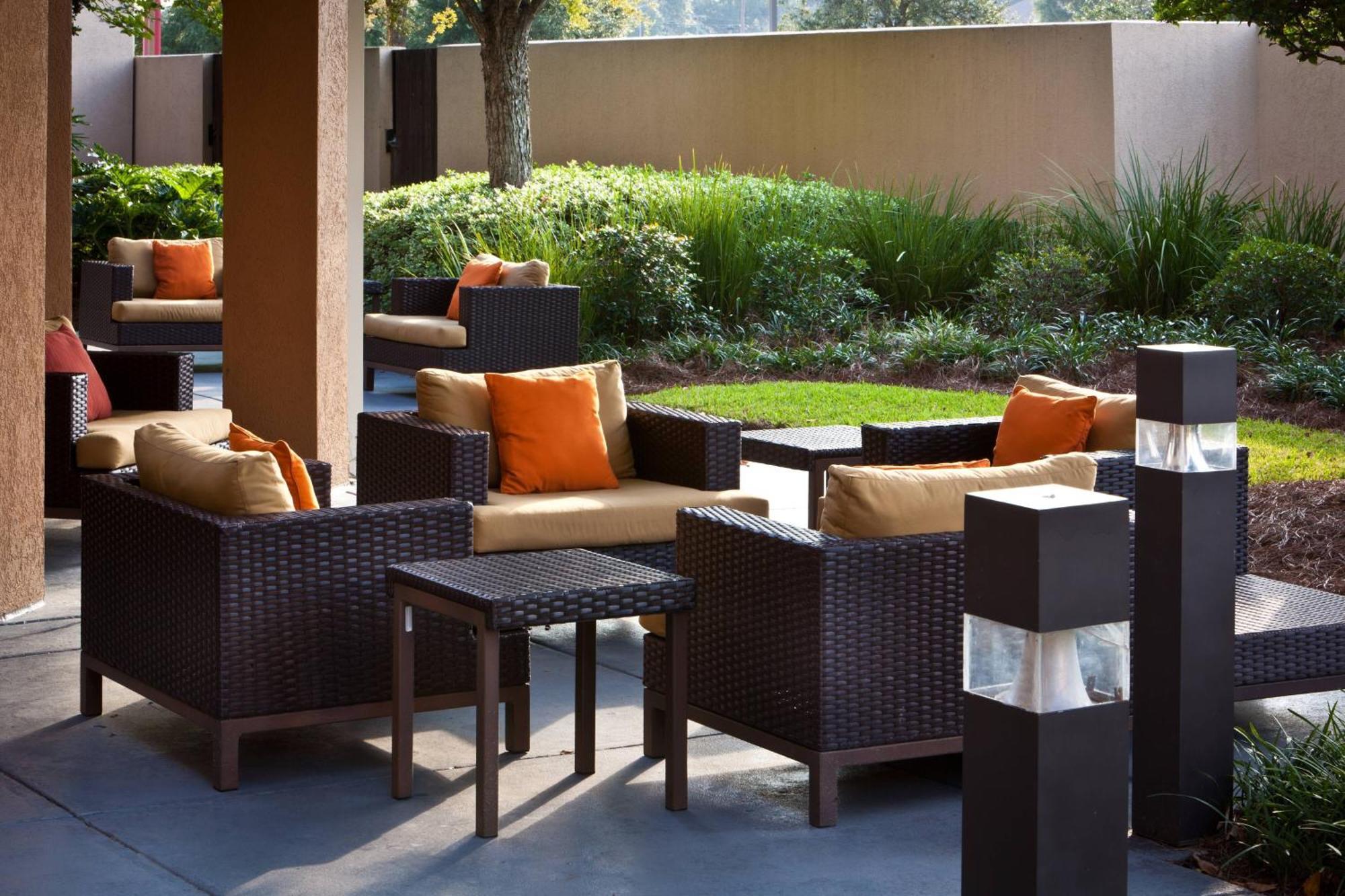 Courtyard Baton Rouge South Hotel Exterior photo